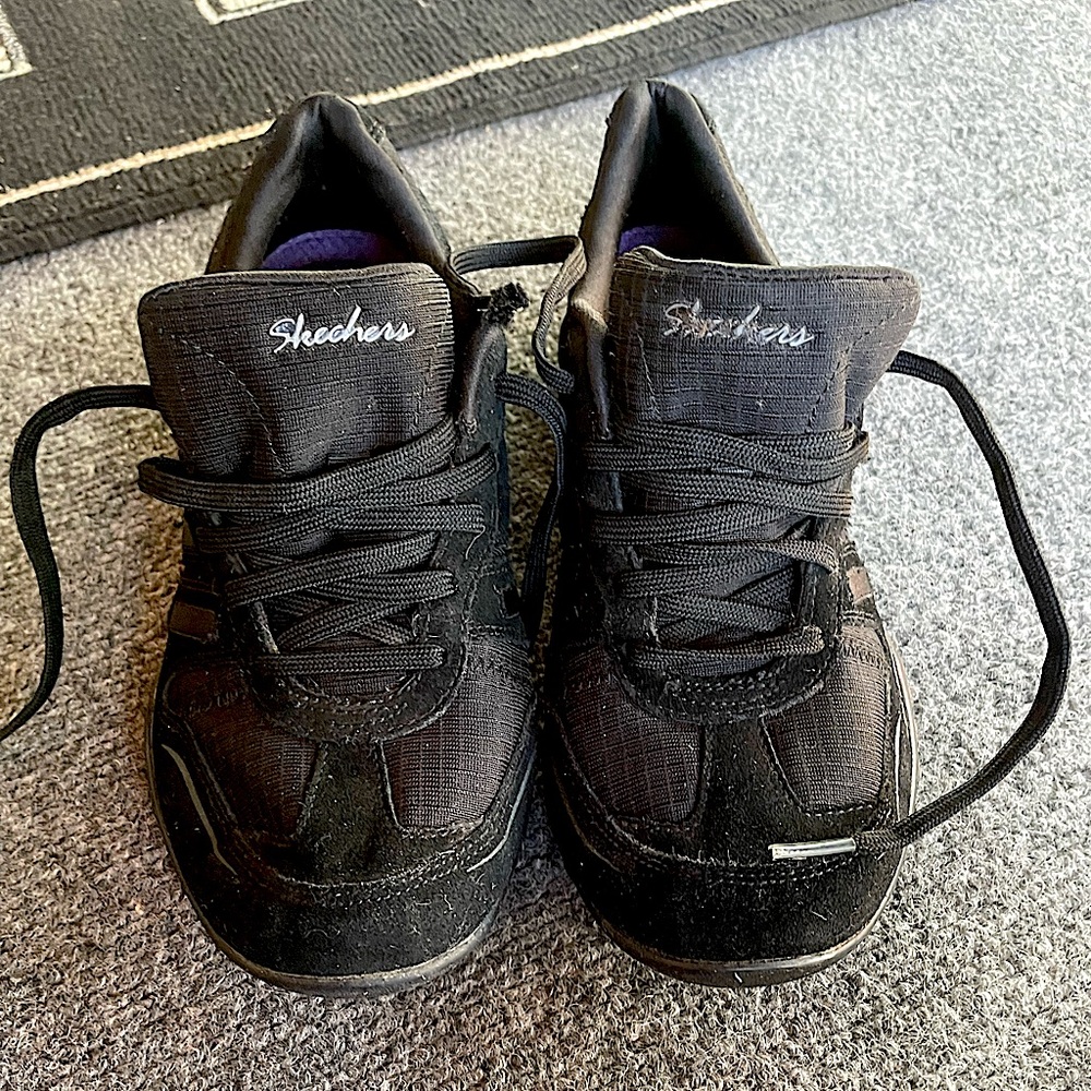 Skechers women logo Sneakers – Black – Size 8 (SN 22532